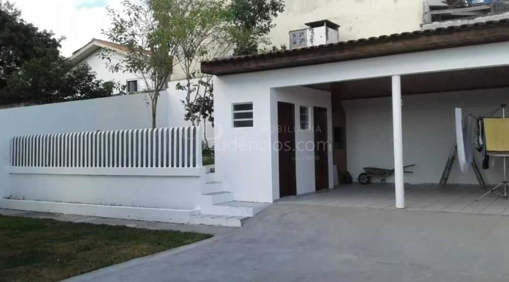 Sobrado 212m  com suíte, sala de festas, churrasqueira e amplo...