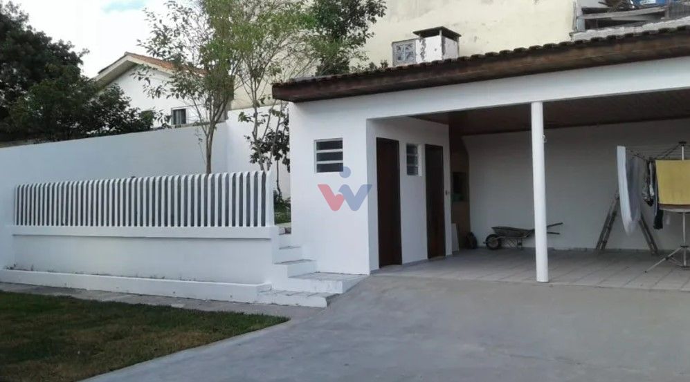 Sobrado 212m  com suíte, sala de festas, churrasqueira e amplo...