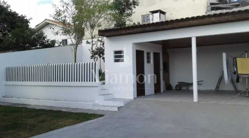 Sobrado 212m  com suíte, sala de festas, churrasqueira e amplo...