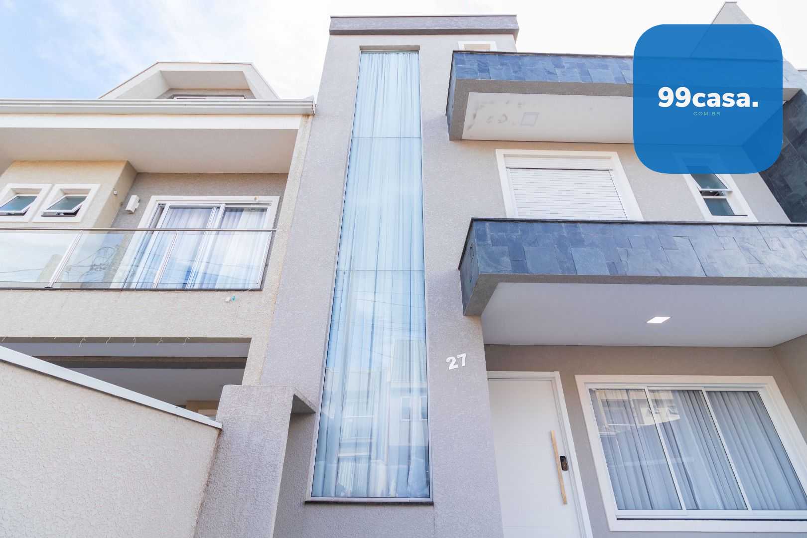 Sobrado Triplex Novo no Campo Comprido CIC com Terraço, Churra...