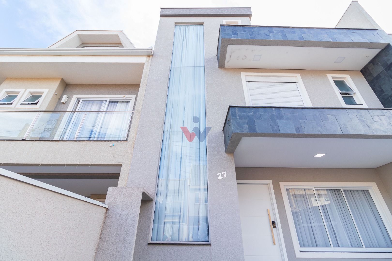 Sobrado Triplex Novo no Campo Comprido CIC com Terraço, Churra...