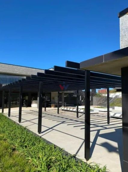 Terreno 450m  em Condomínio Fechado de Alto Padrão com Lazer C...