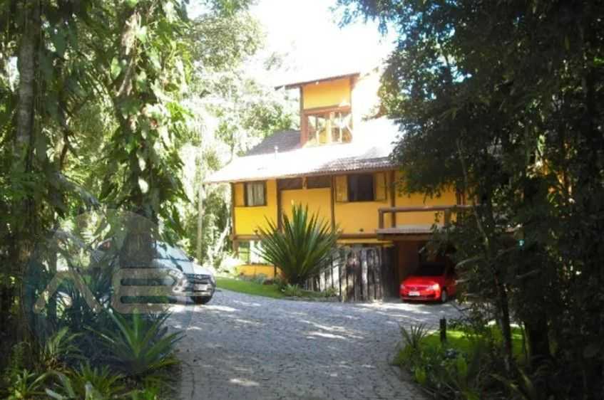 Casa de Alto Padrão em Condomínio Fechado  Quatro Barras PR