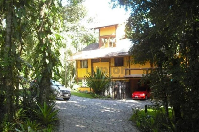 Casa de Alto Padrão em Condomínio Fechado  Quatro Barras PR