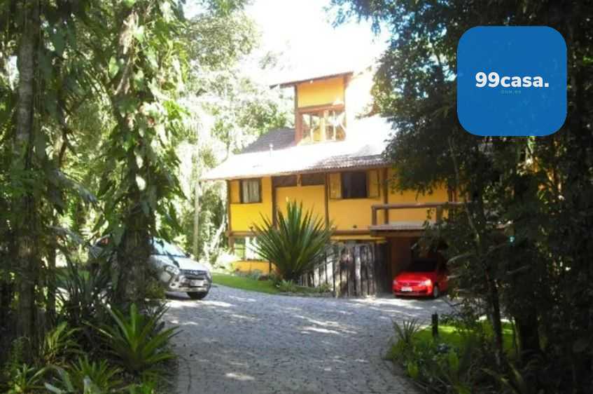 Casa de Alto Padrão em Condomínio Fechado  Quatro Barras PR