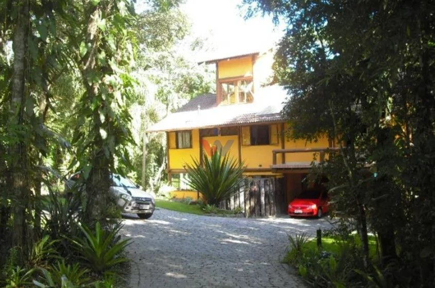 Casa de Alto Padrão em Condomínio Fechado  Quatro Barras PR