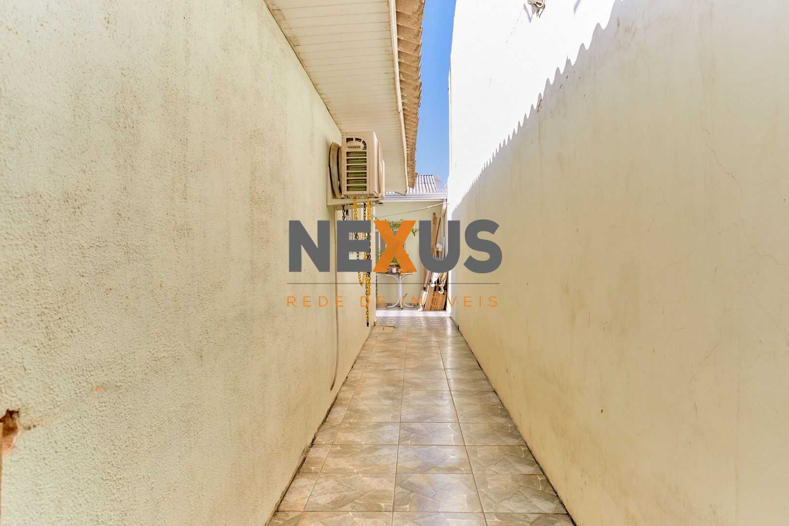 Excelente Casa com Edícula à Venda no Bairro Cidade Industrial...