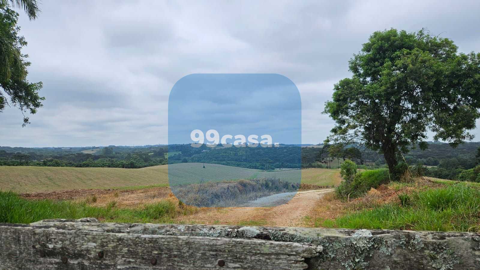 Fazenda com 70 alqueires, casa, rio e lago a 8 km da BR-476  A...