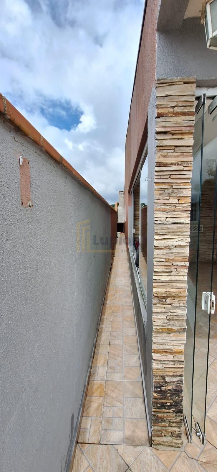 Espaçoso Imóvel à Venda na Fazenda Rio Grande  2 Dormitórios e...