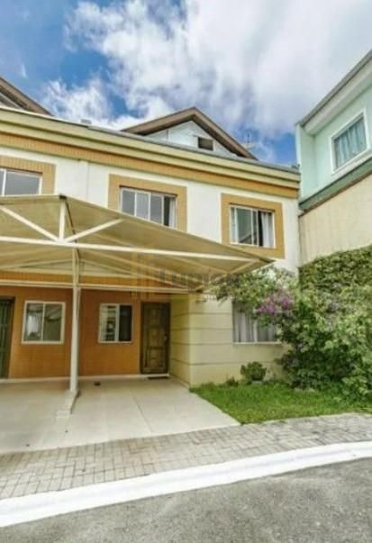 Triplex Espaçoso em Condomínio Fechado Próximo ao Colégio Adve...