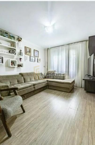 Triplex Espaçoso em Condomínio Fechado Próximo ao Colégio Adve...