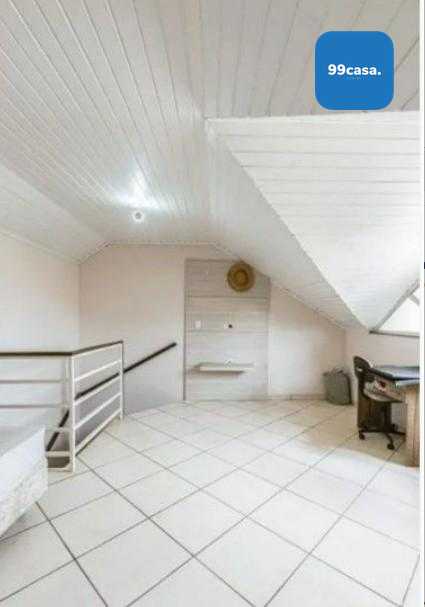 Triplex Espaçoso em Condomínio Fechado Próximo ao Colégio Adve...