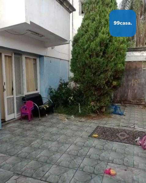 Casa de 350 m  para finalizar reforma em rua tranquila entre B...