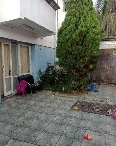 Casa de 350 m  para finalizar reforma em rua tranquila entre B...