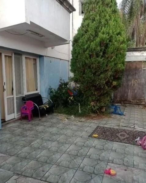 Casa de 350 m  para finalizar reforma em rua tranquila entre B...