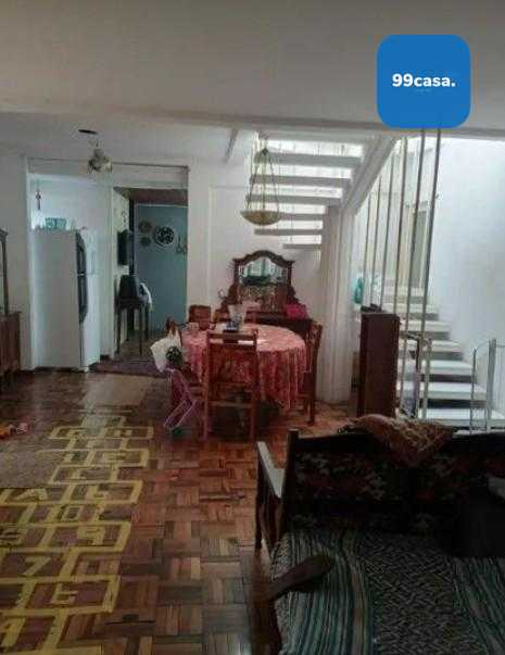 Casa de 350 m  para finalizar reforma em rua tranquila entre B...