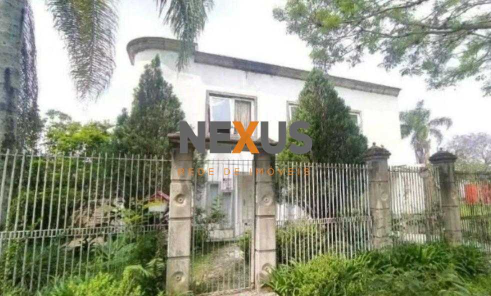 Casa de 350 m  para finalizar reforma em rua tranquila entre B...