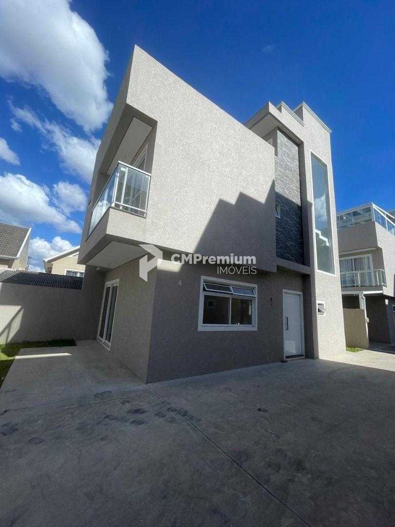 Sobrado 3 Quartos com Ático e Churrasqueira em Condomínio Fech...