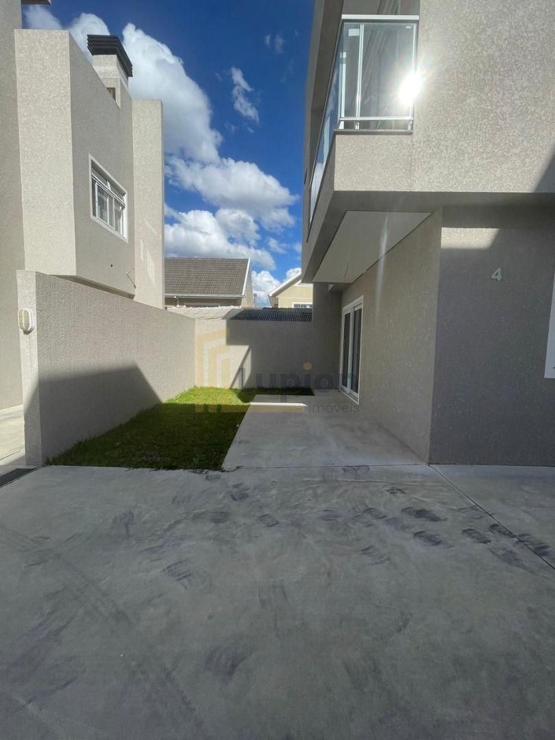 Sobrado 3 Quartos com Ático e Churrasqueira em Condomínio Fech...