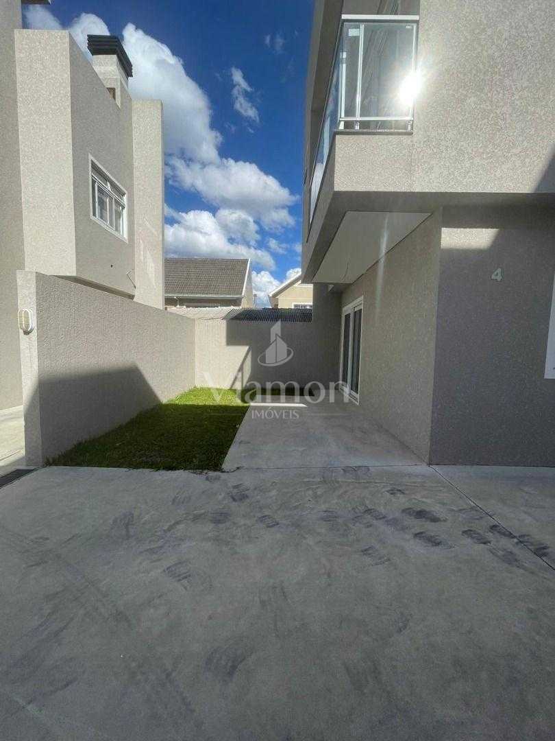 Sobrado 3 Quartos com Ático e Churrasqueira em Condomínio Fech...