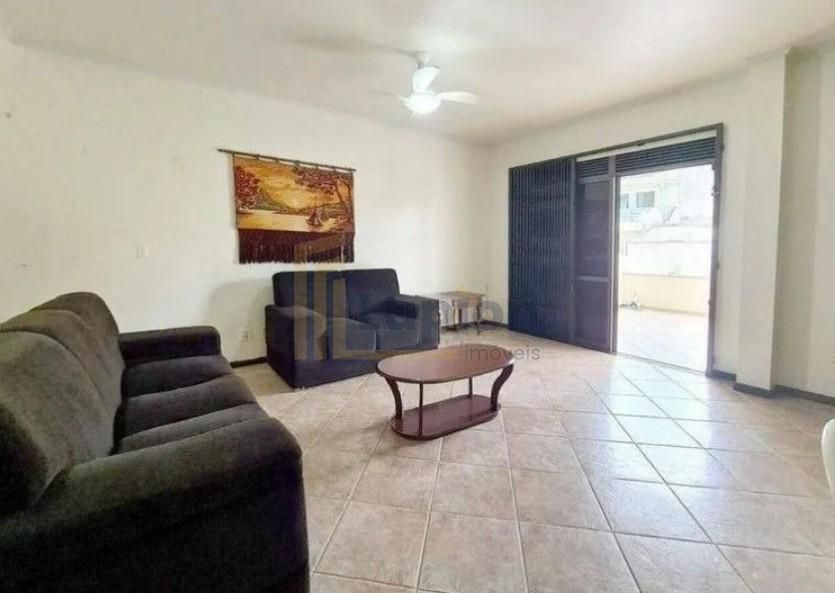 Casa Espaçosa com 4 Quartos, Piscina e Área de Festas  Localiz...