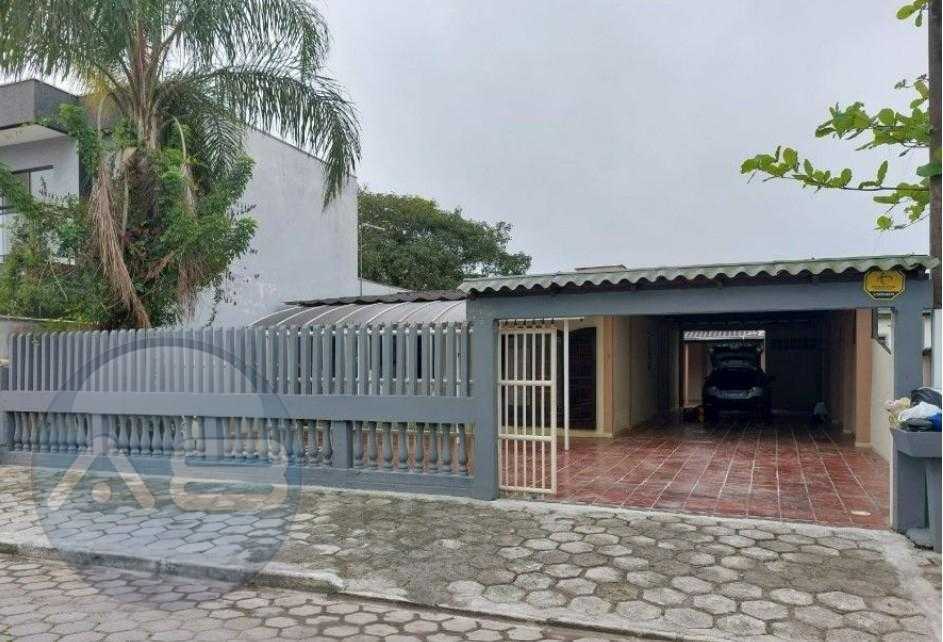 Casa ensolarada com 3 quartos e varanda à venda em Pontal do P...