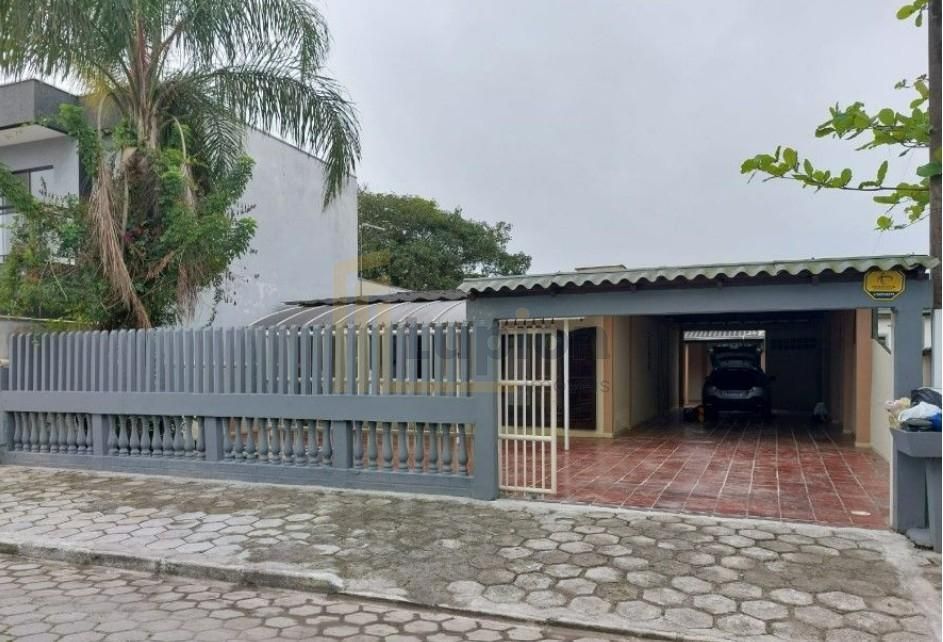 Casa ensolarada com 3 quartos e varanda à venda em Pontal do P...