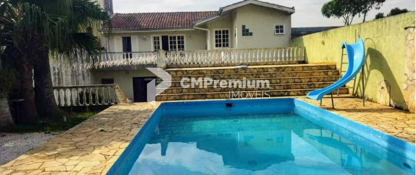 Sobrado de 5 Quartos com Piscina à Venda Próximo à Av. das Torres