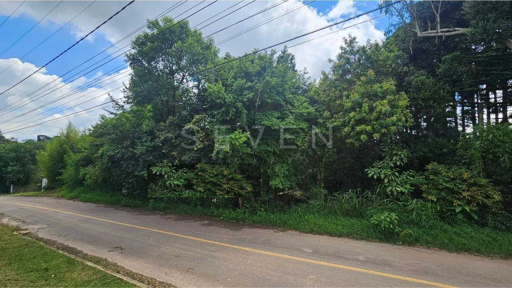 Terreno urbano de 11.000 m  com nascente e bosque a 14 km de C...