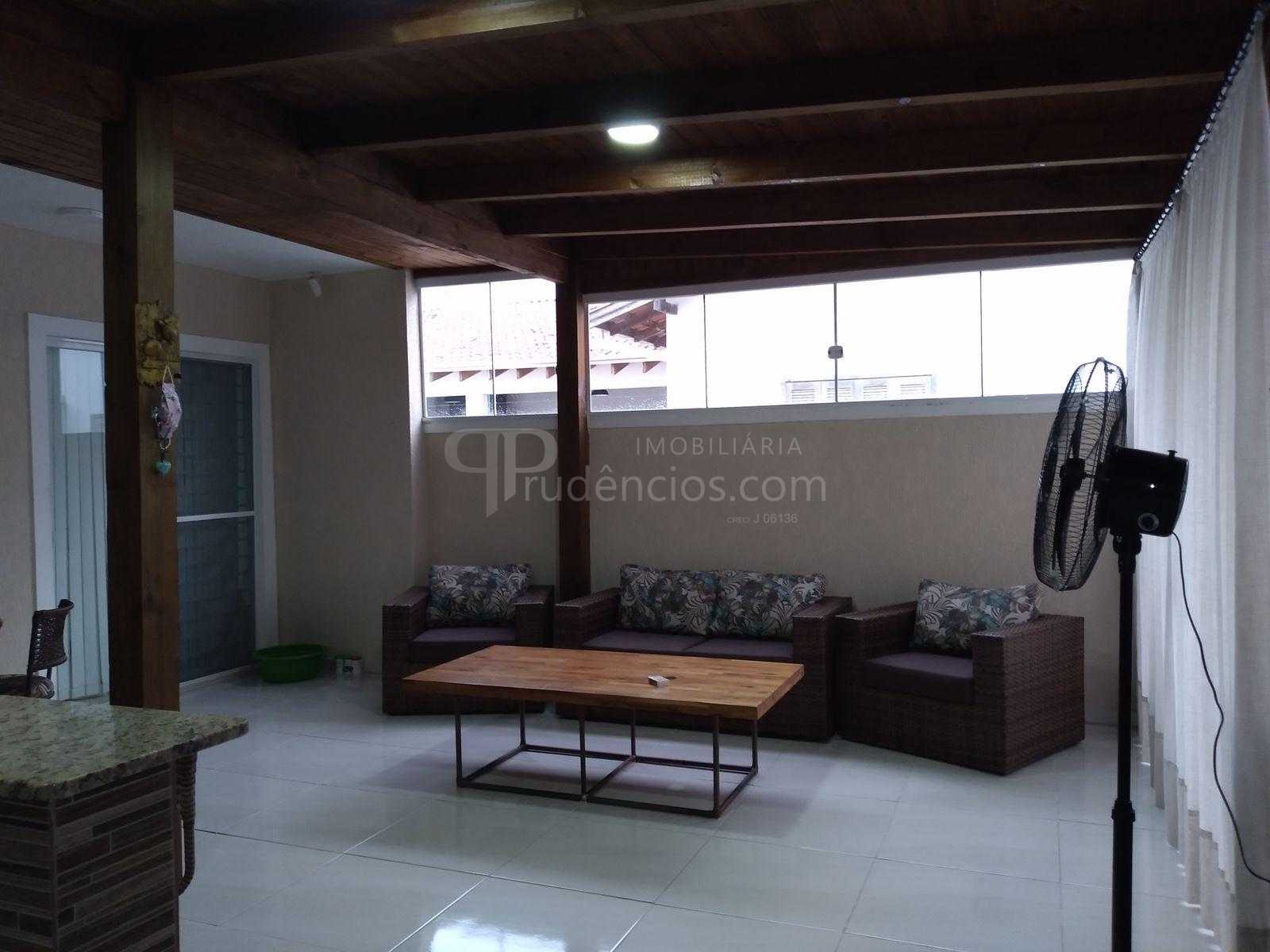 Casa Completa em Guaratuba com Móveis Planejados, Churrasqueir...