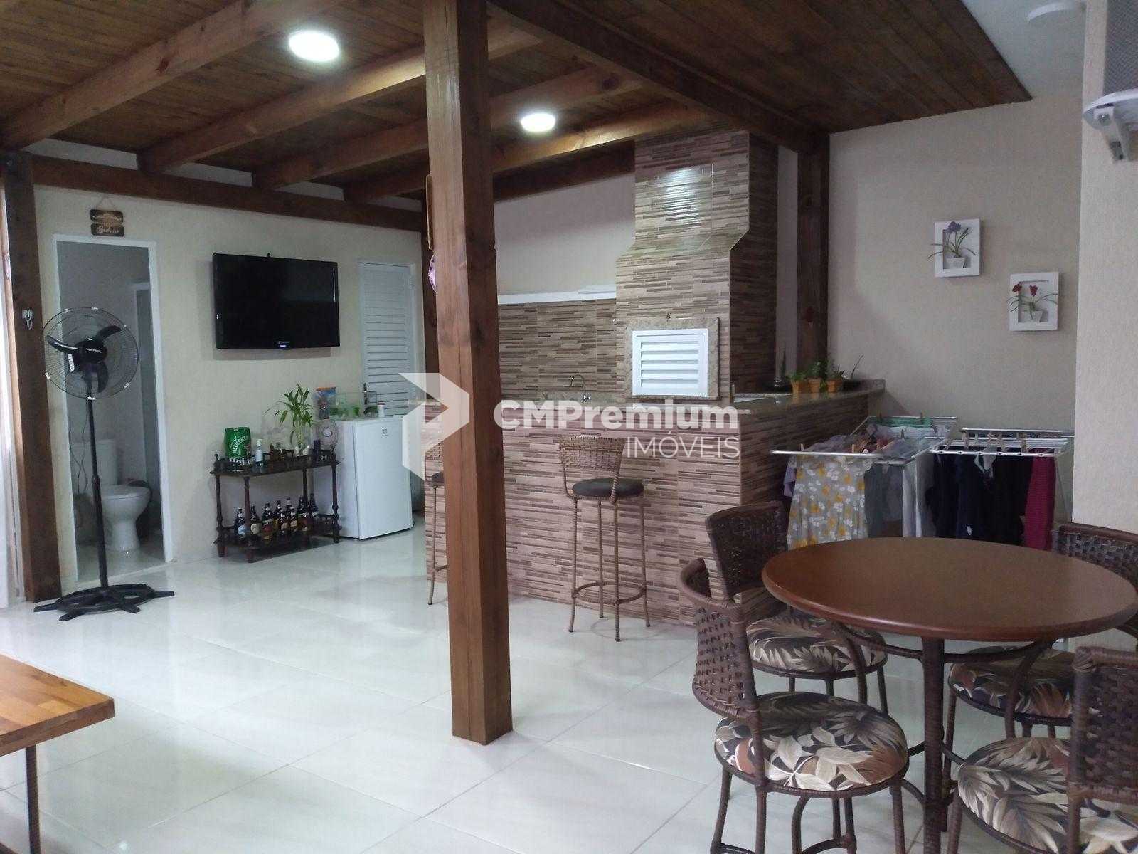 Casa Completa em Guaratuba com Móveis Planejados, Churrasqueir...