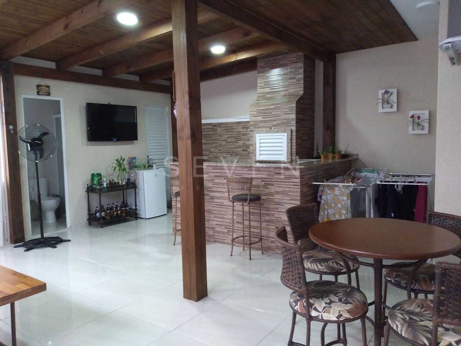 Casa Completa em Guaratuba com Móveis Planejados, Churrasqueir...