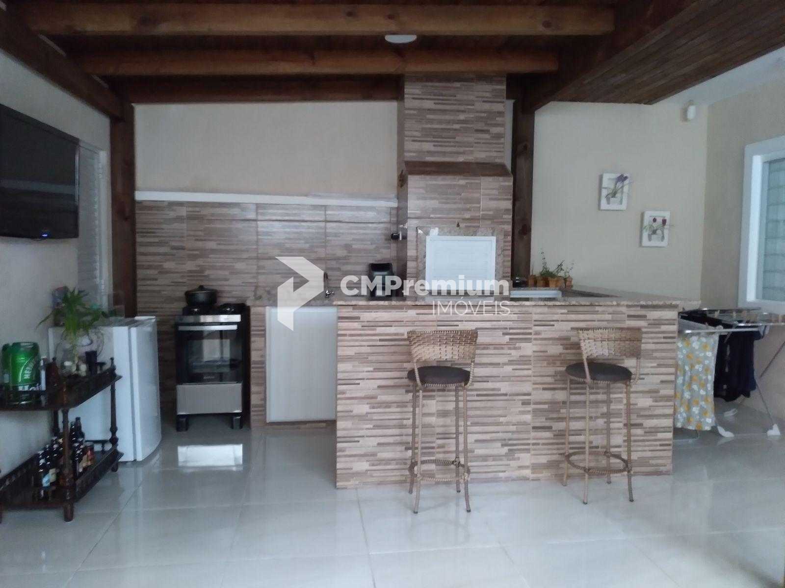 Casa Completa em Guaratuba com Móveis Planejados, Churrasqueir...