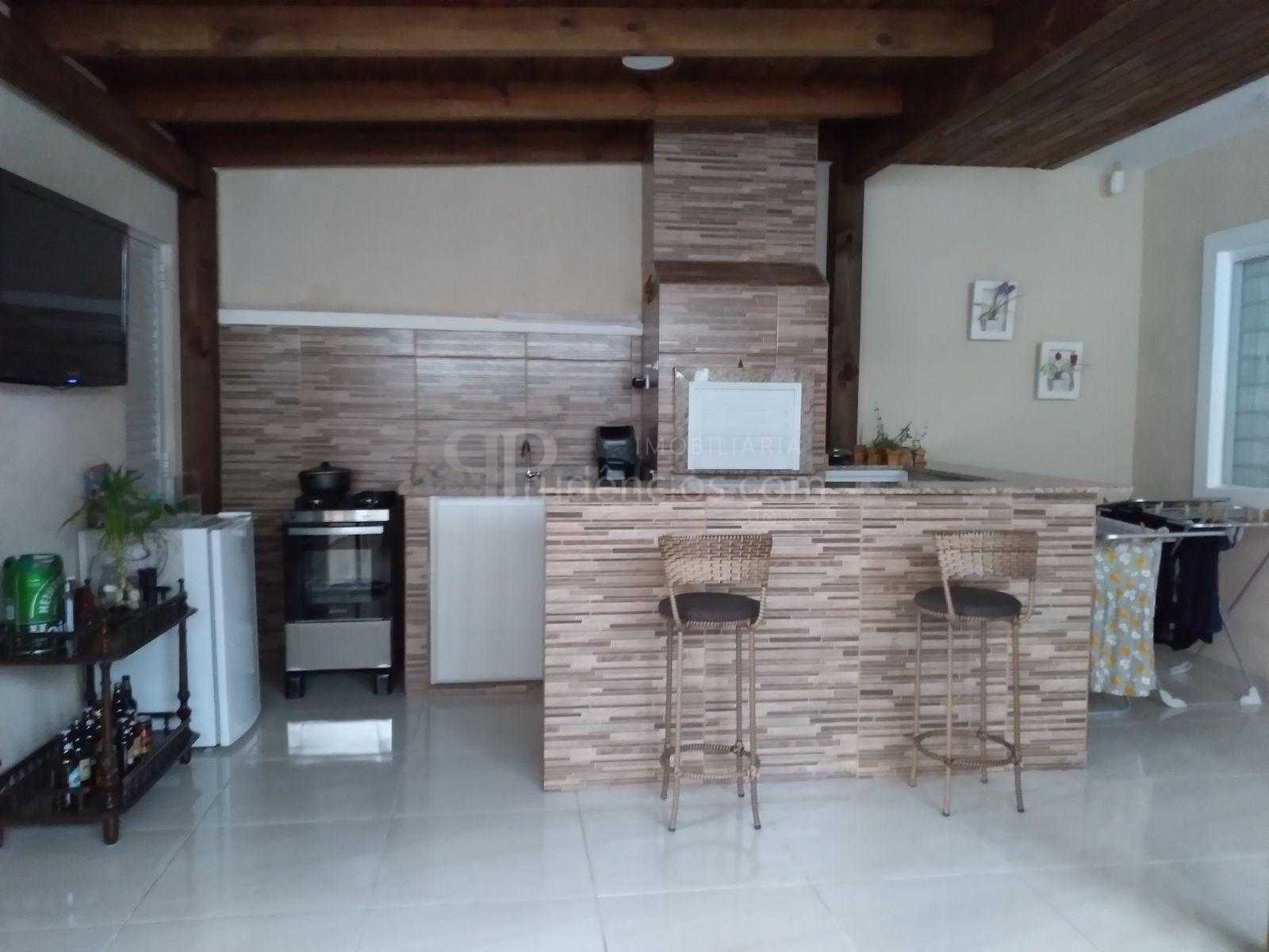 Casa Completa em Guaratuba com Móveis Planejados, Churrasqueir...