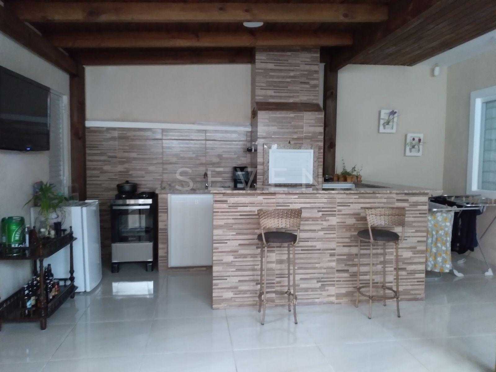 Casa Completa em Guaratuba com Móveis Planejados, Churrasqueir...