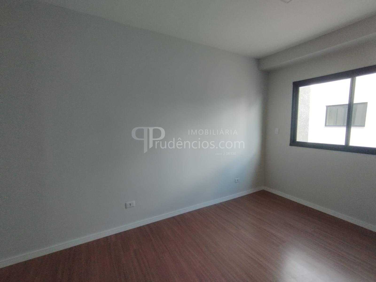 Sobrado Amplo e Moderno com Diferenciais à Venda no Bairro Ube...