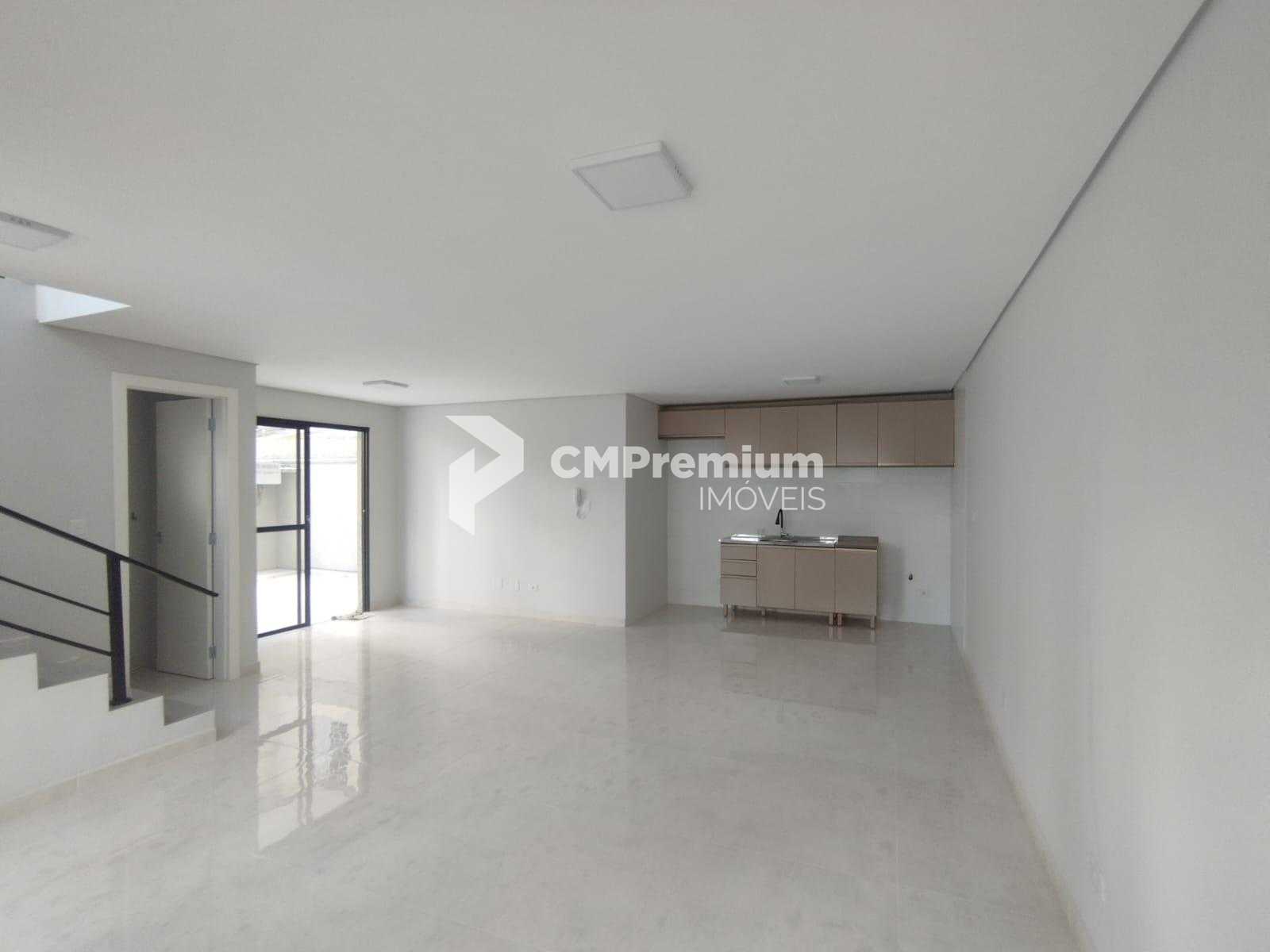 Sobrado Amplo e Moderno com Diferenciais à Venda no Bairro Ube...