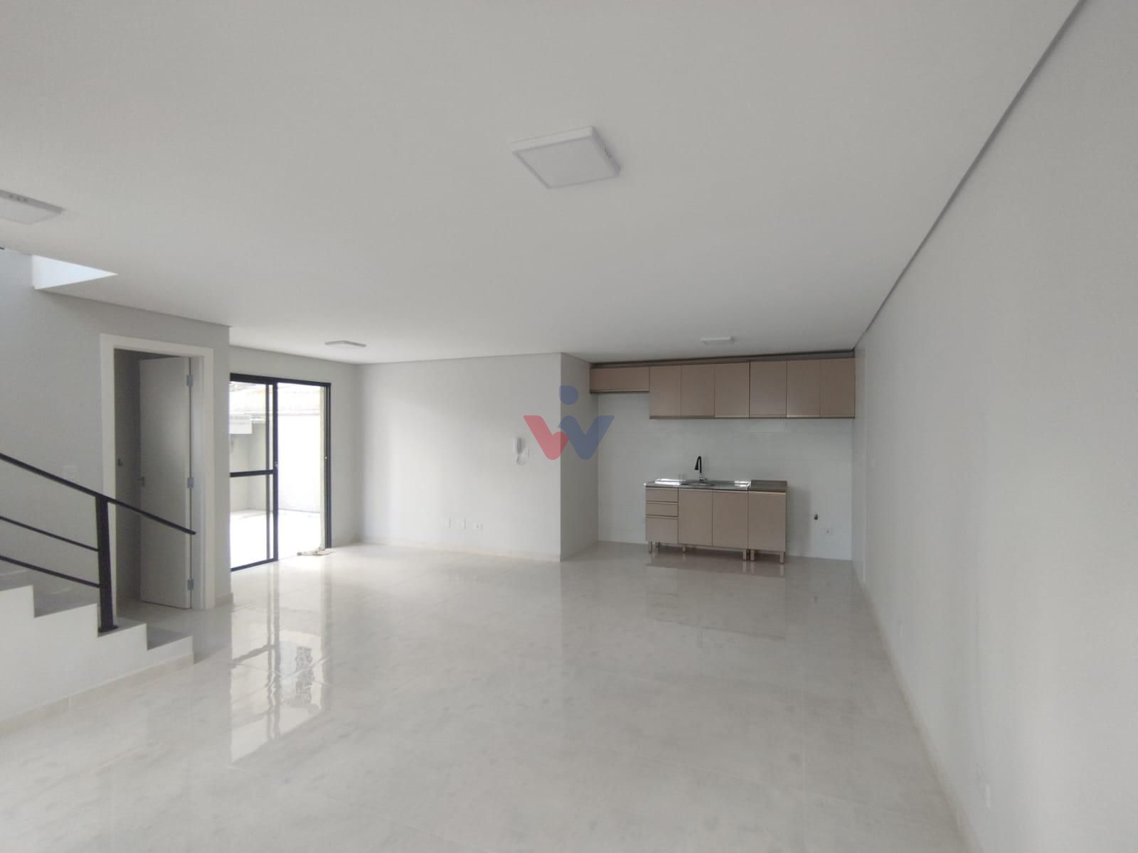 Sobrado Amplo e Moderno com Diferenciais à Venda no Bairro Ube...