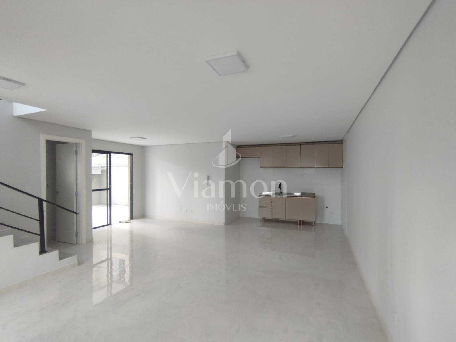 Sobrado Amplo e Moderno com Diferenciais à Venda no Bairro Ube...