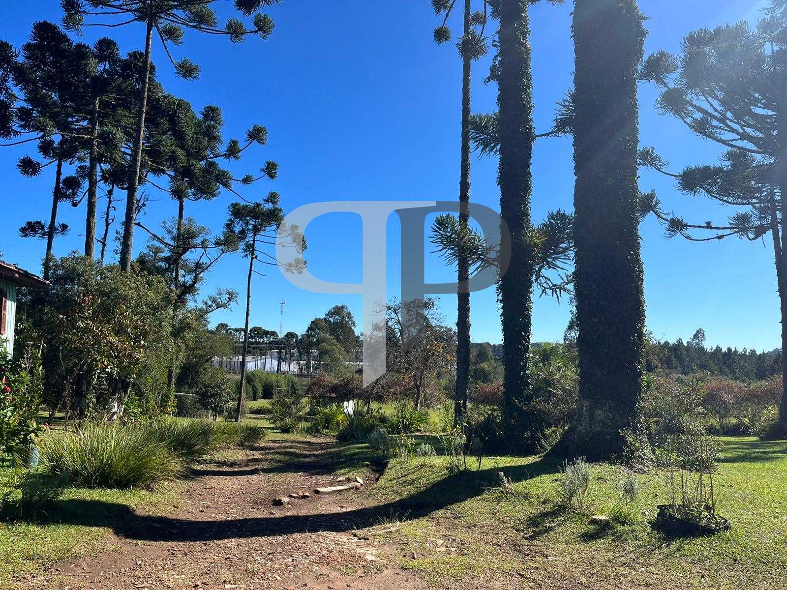 Área industrial com 156.963 m² e acesso estratégico à BR-116 e...