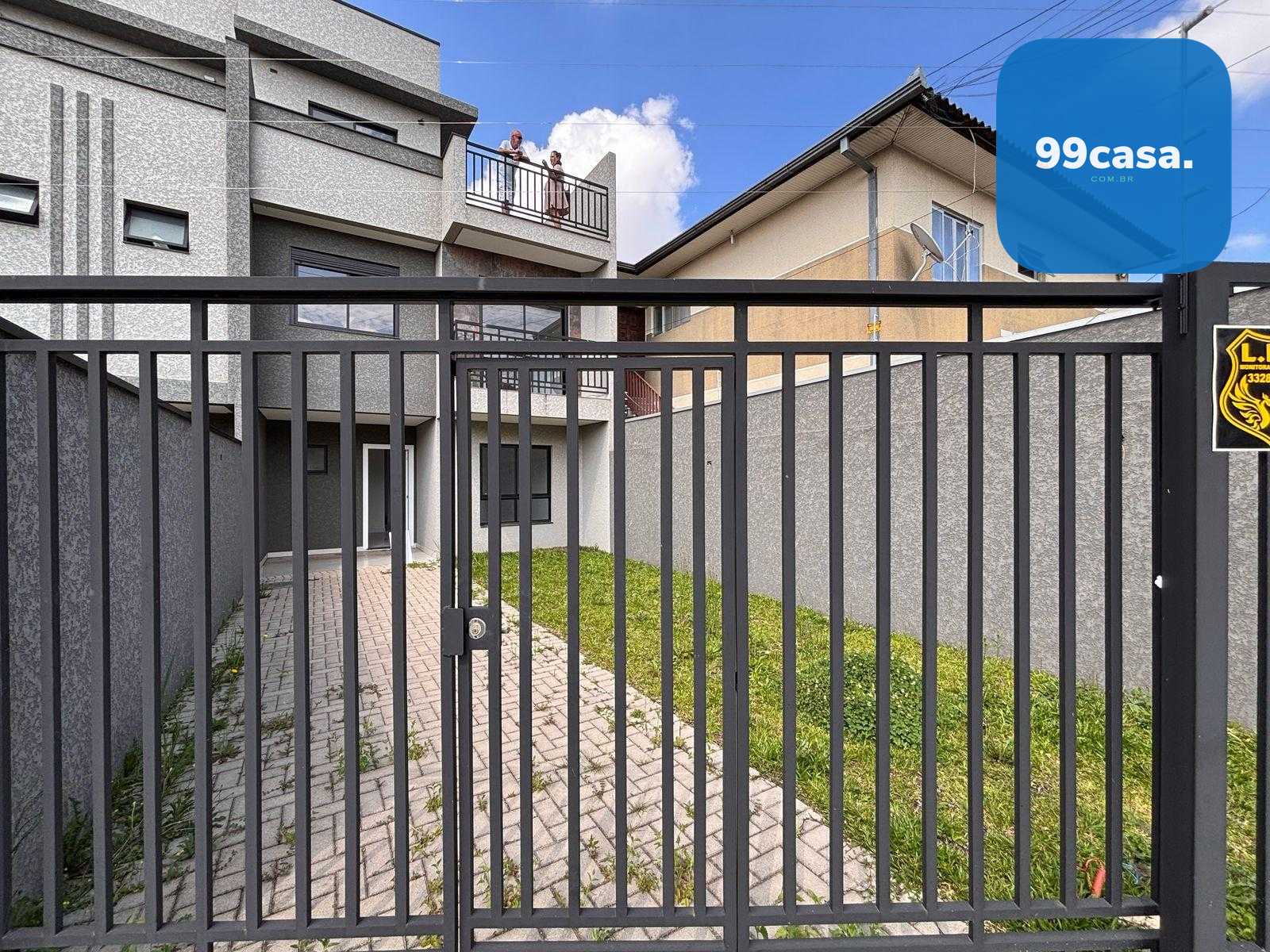 Sobrado à Venda no Bairro Uberaba  3 Quartos, Suíte e Ático