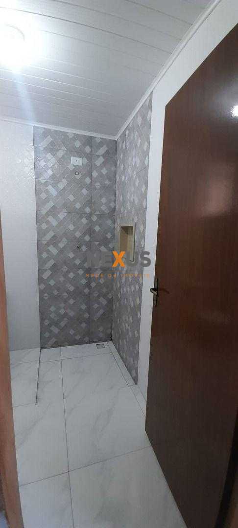 Terreno com Casa e Garagem de 5 Vagas  Conforto e Espaço em Lo...