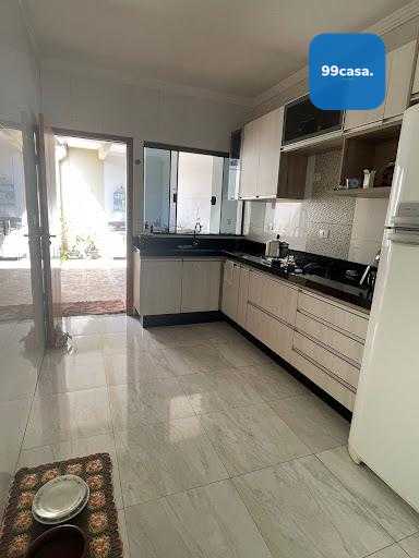 Casa à Venda no Jardim Novo Oásis  3 Dormitórios, Área de Laze...