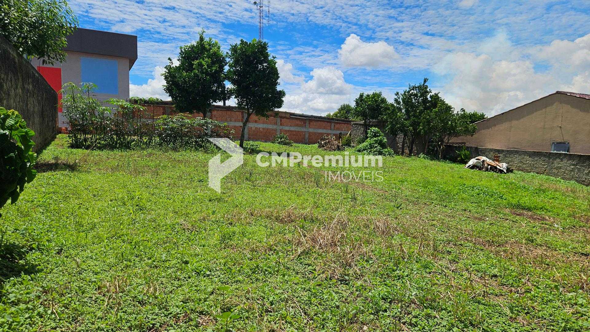 Terreno Espaçoso em Localização Privilegiada  Perfeito para Co...