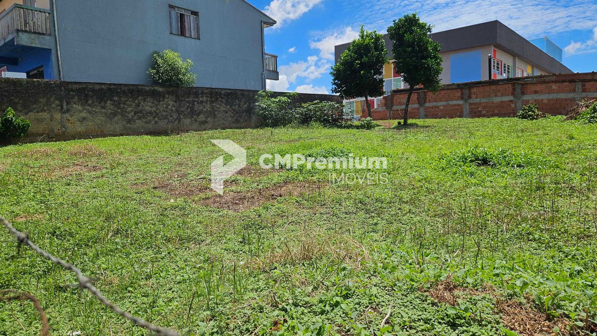 Terreno Espaçoso em Localização Privilegiada  Perfeito para Co...