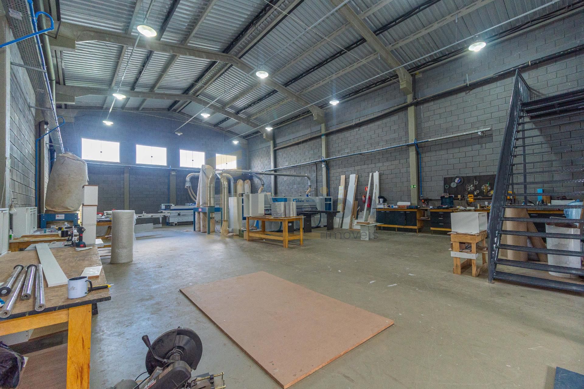 Galpão Industrial Comercial à Venda em Fazenda Rio Grande  587m 