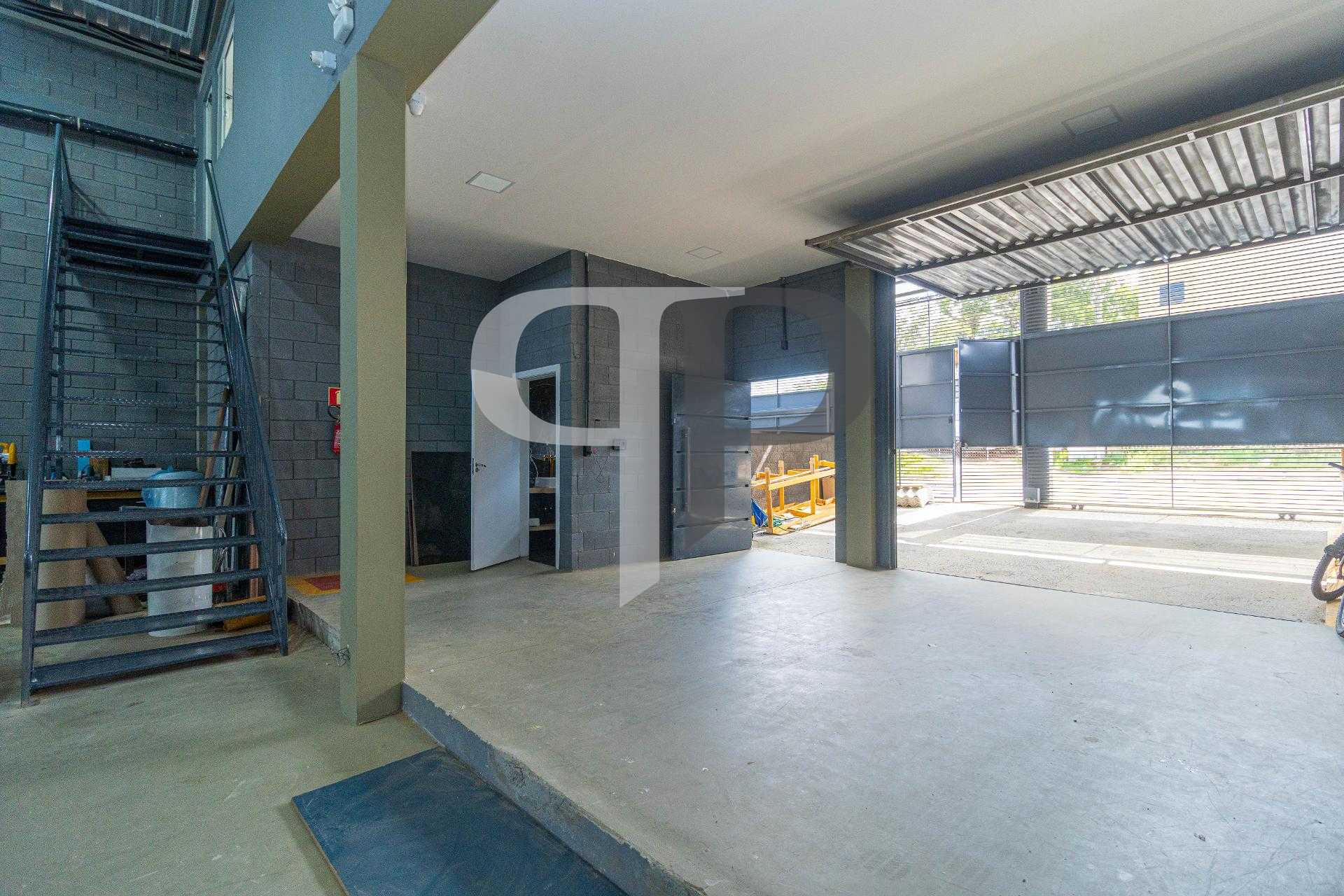 Galpão Industrial/Comercial à Venda em Fazenda Rio Grande: 587m²