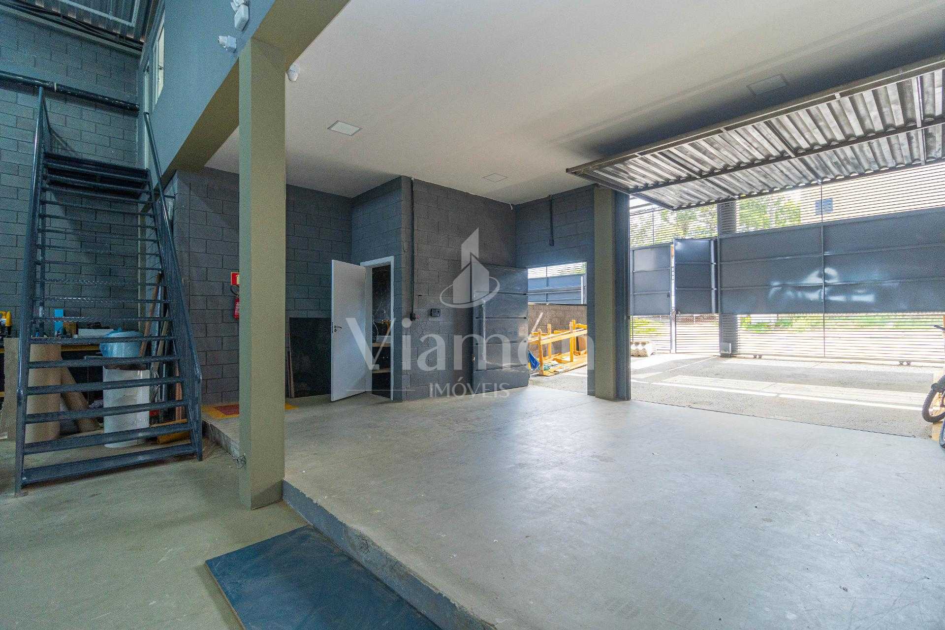 Galpão Industrial/Comercial à Venda em Fazenda Rio Grande: 587m²