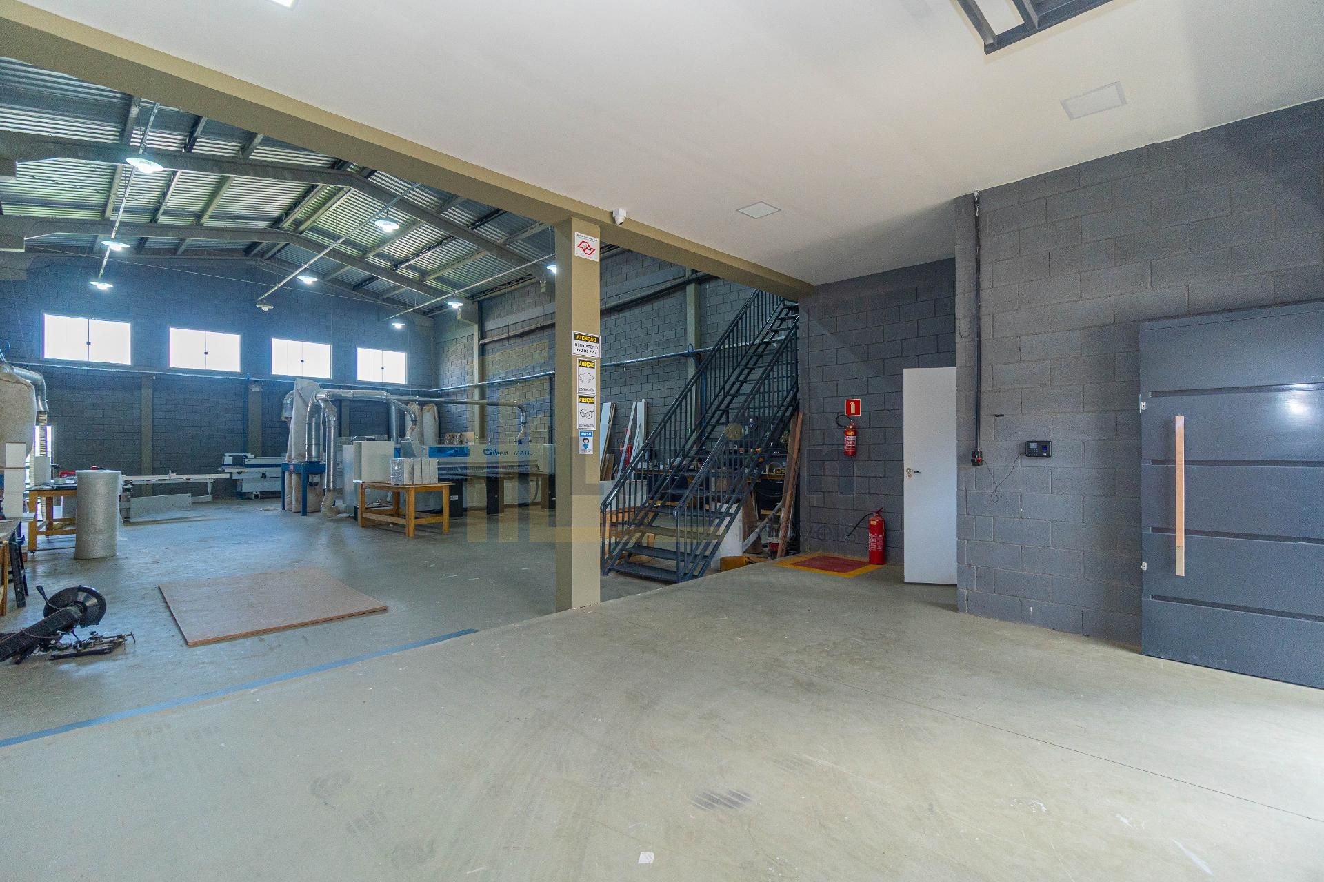 Galpão Industrial Comercial à Venda em Fazenda Rio Grande  587m 