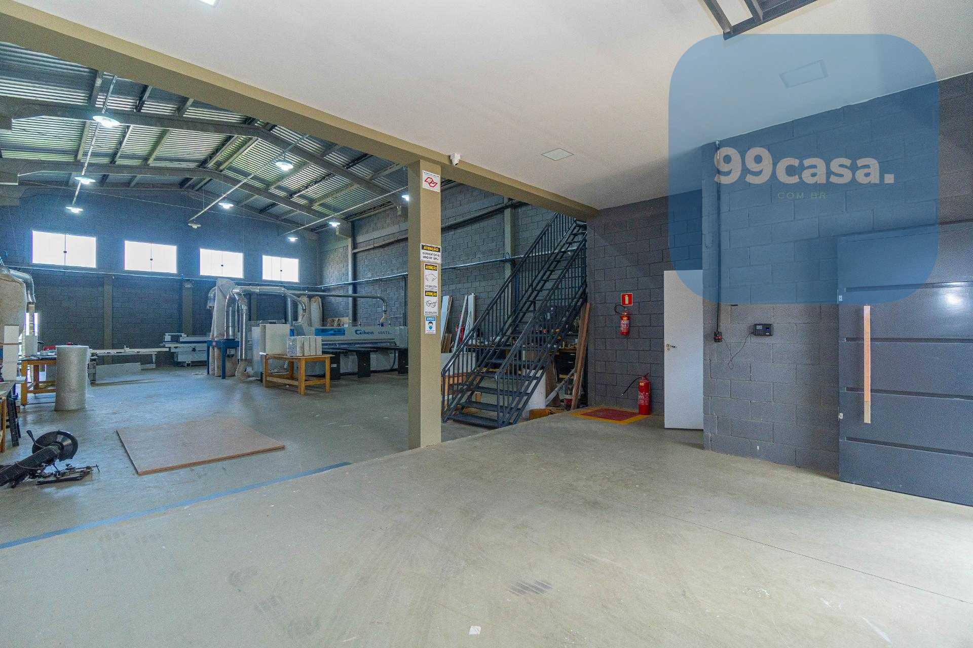 Galpão Industrial Comercial à Venda em Fazenda Rio Grande  587m 